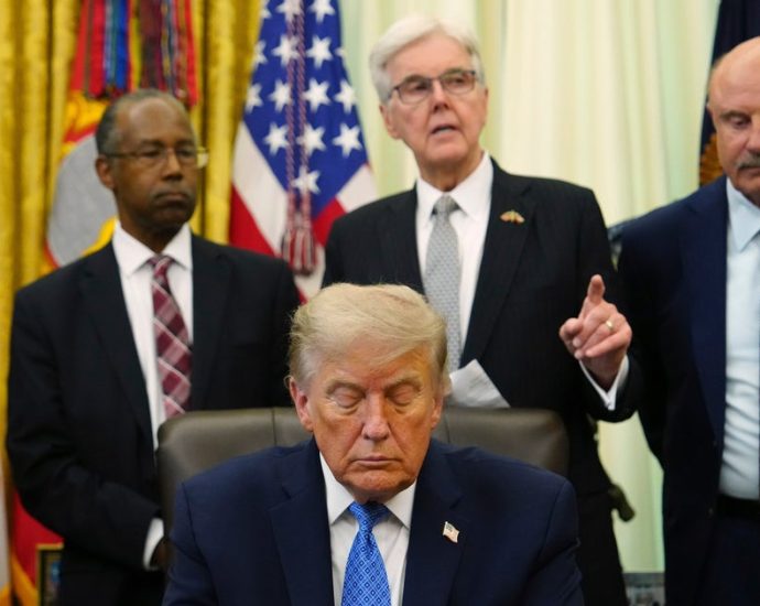 the-traitor-appears-to-sleep-while-guests-propose-ending-divide-between-church-and-state