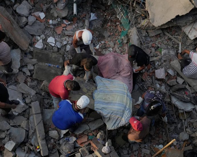 rescue-efforts-turn-to-recovery-as-aftershocks-shake-venezuela