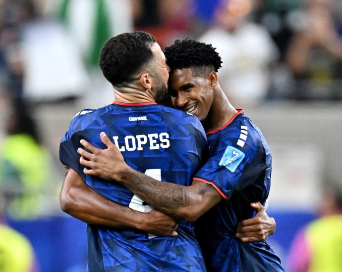 which-teams-are-in-the-world-cup-round-of-32,-and-what’s-the-schedule?