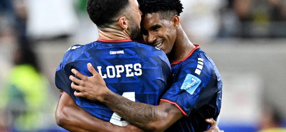 which-teams-are-in-the-world-cup-round-of-32,-and-what’s-the-schedule?