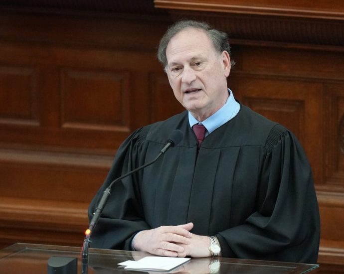 samuel-alito-can-only-identify-bigotry-when-it-affects-him