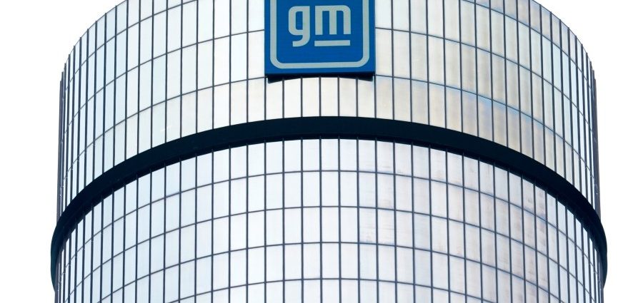 general-motors-lays-off-1,000-workers-in-detroit,-adds-50-robots