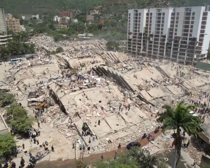 venezuela-leader-jeered-as-rescue-efforts-hampered