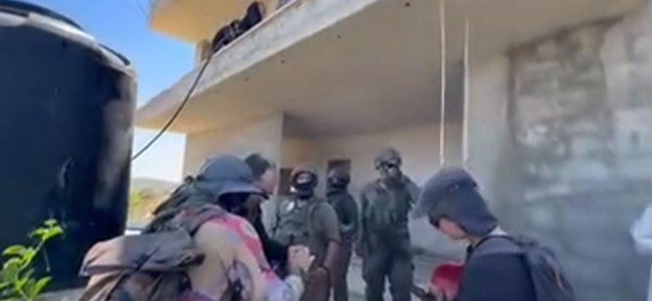 videos-show-israeli-settlers-trying-to-seize-house-in-occupied-west-bank