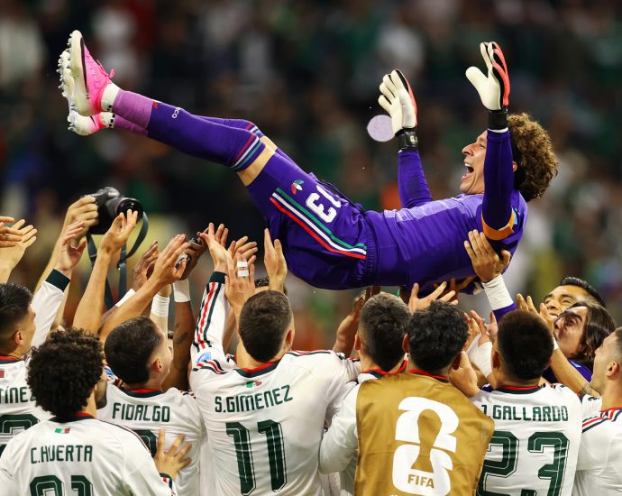 goalkeeper-guillermo-ochoa’s-emotional-world-cup-farewell-leaves-lasting-legacy-for-mexico-fans