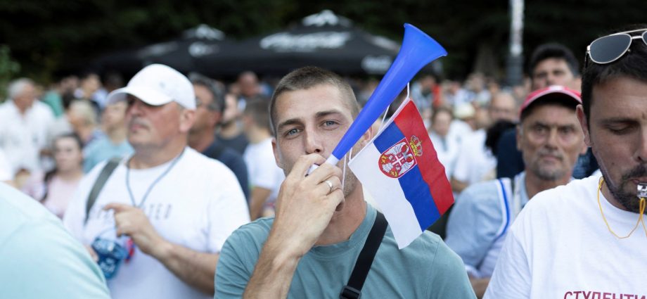 protesters-in-serbia-doubt-vucic-resignation-will-bring-change