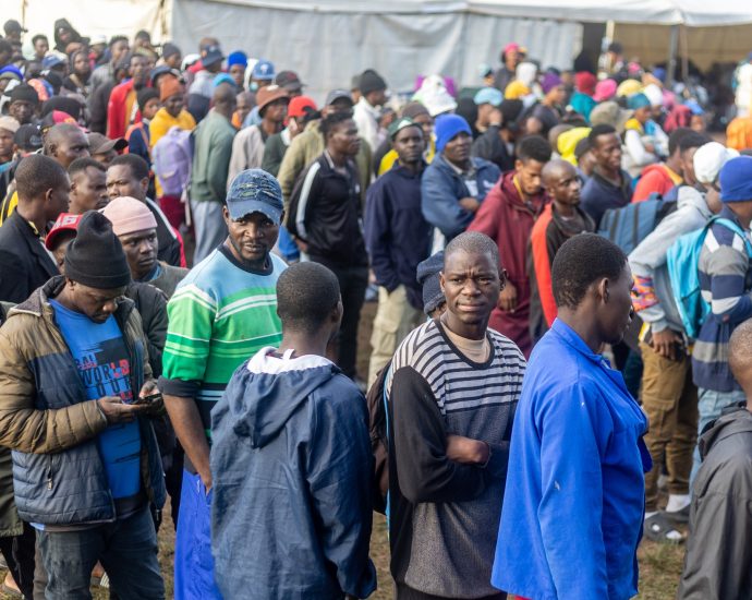 ‘if-i-am-to-die,-let-it-be-here’:-malawians-fleeing-unrest-in-south-africa