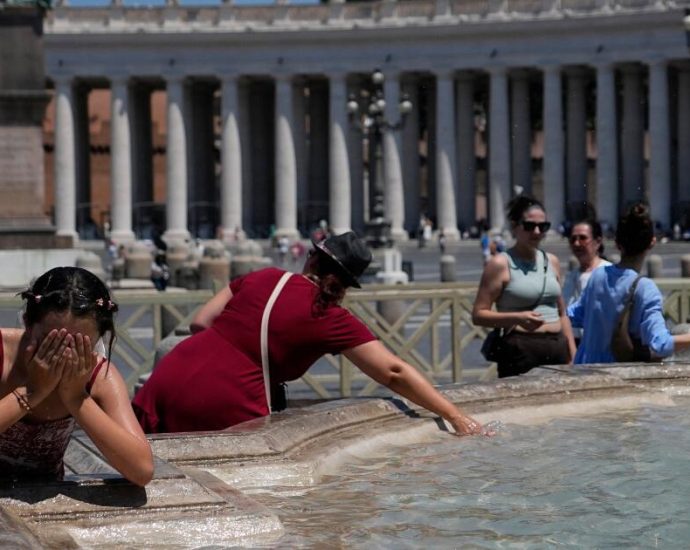 france-records-1,000-additional-deaths-as-extreme-heat-breaks-more-european-records