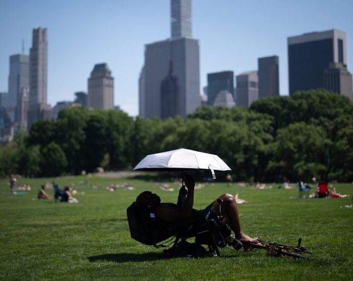 a-‘heat-dome’-is-driving-dangerous-heat-across-the-us.-into-the-july-4-weekend