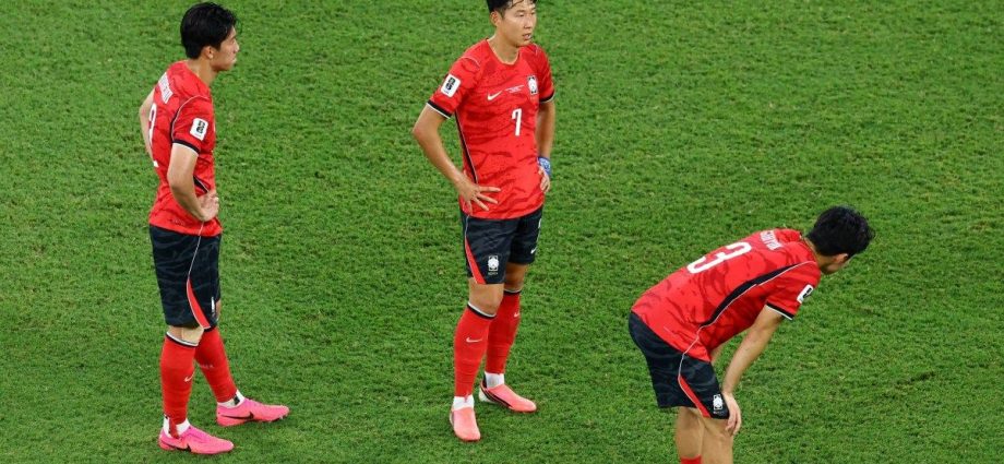 south-korean-president,-ex-players,-fans-demand-change-after-world-cup-exit