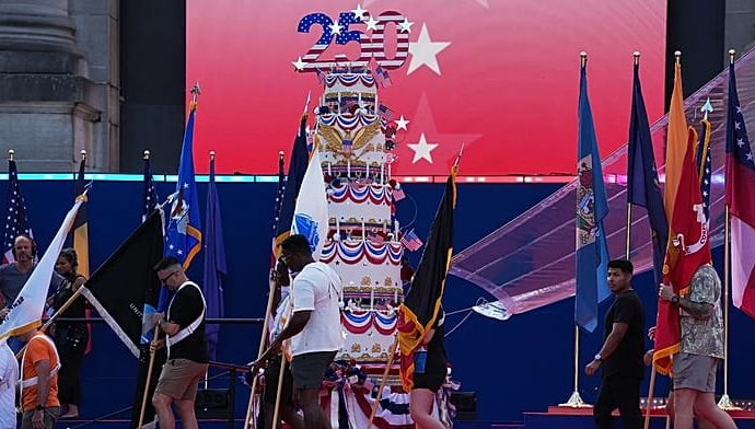 brussels-marks-250th-anniversary-of-us-independence-with-concerts,-fireworks-and-drone-show