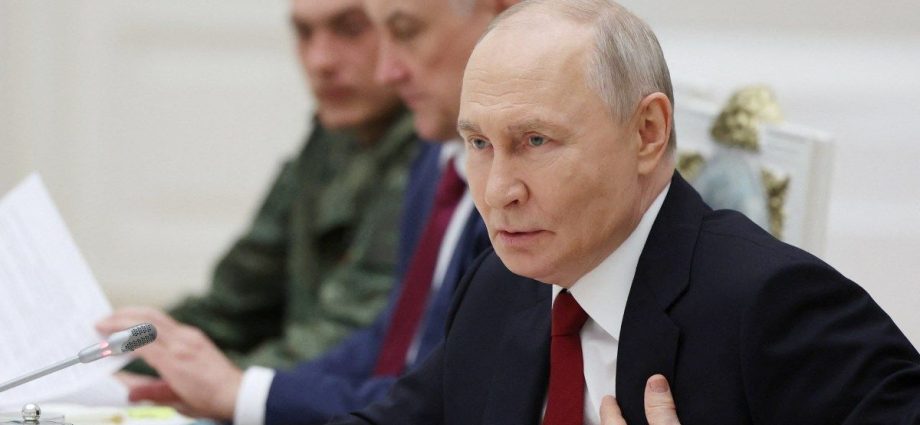russia-ukraine-war:-why-has-putin-rejected-limits-on-long-range-strikes?
