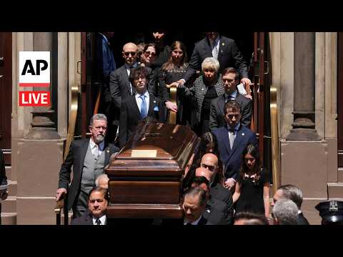live:-mourners-arrive-for-clive-davis’-funeral-in-new-york