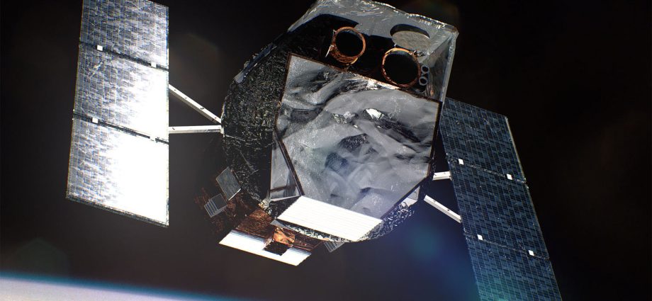 nasa-aims-to-save-a-sinking-space-telescope-with-a-rendezvous-in-orbit