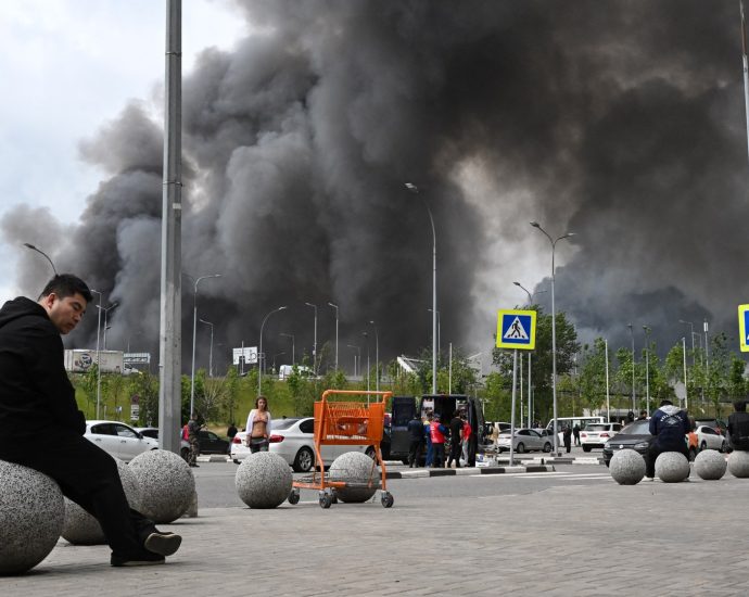 ukraine-refinery-strikes-create-‘obvious’-problems,-putin-says
