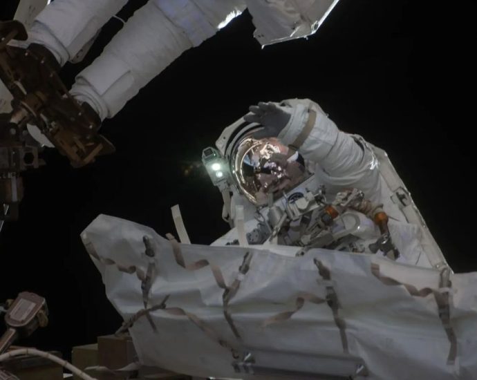 Watch 2 NASA astronauts fix ISS’ huge robotic arm during June 30 spacewalk