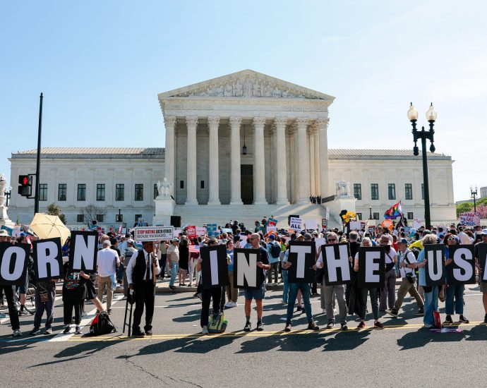 supreme-court-rejects-the-traitor’s-attempt-to-limit-birthright-citizenship