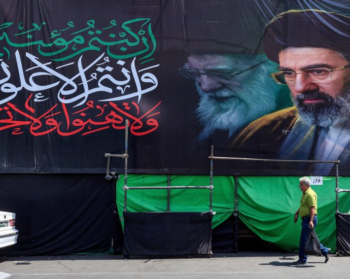 iran-war-live:-qatar’s-pm-meets-us-envoys;-tehran-holds-firm-on-conditions