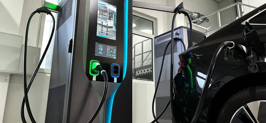 xcharge’s-next-gen-ev-fast-charging-station-delivers-up-to-480-kw-of-power