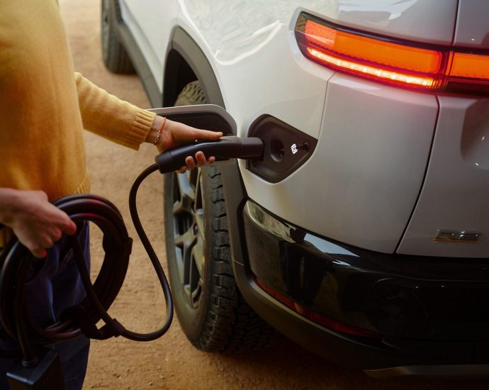 rivian-to-participate-in-chargescape’s-vehicle-grid-integration-platform