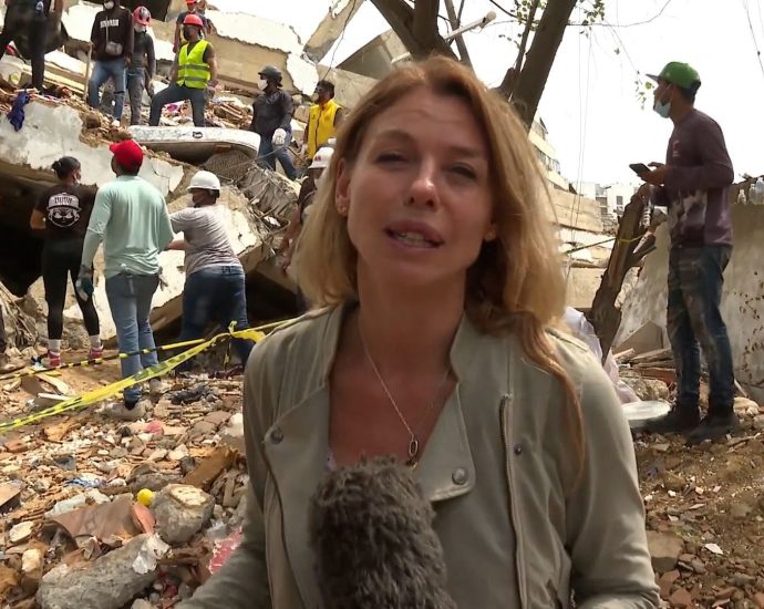 rescuers-race-to-reach-survivors-in-venezuela