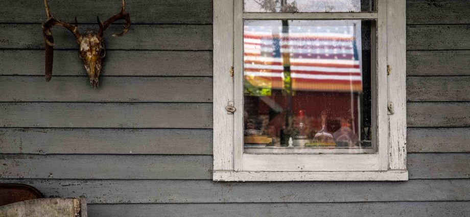 small-towns-struggling-to-celebrate-july-4-after-doge-axed-their-funds