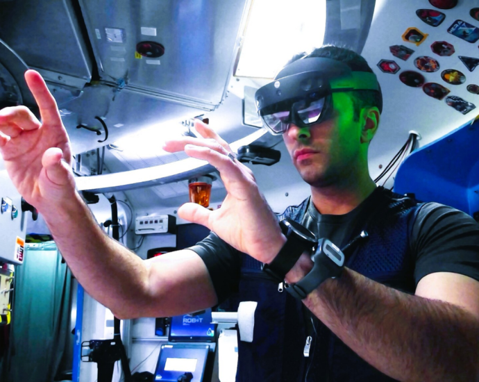 nasa-seeks-volunteers-for-new-yearlong-simulated-moon,-mars-mission