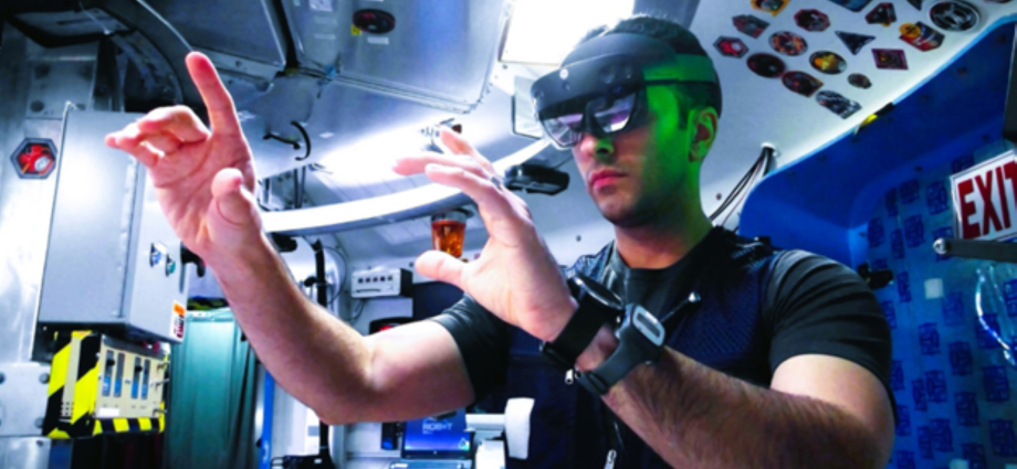 nasa-seeks-volunteers-for-yearlong-simulated-mission-to-moon,-mars