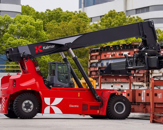 kalmar-wins-orders-for-four-electric-reach-stackers-in-china