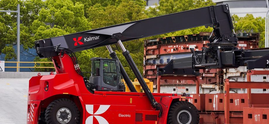 kalmar-wins-orders-for-four-electric-reach-stackers-in-china