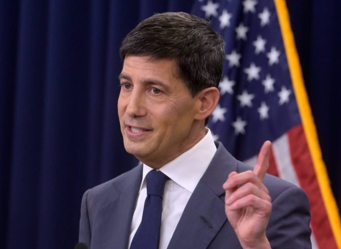 fed’s-warsh-downplays-inflation-fears,-offers-no-hint-on-upcoming-rate-decision