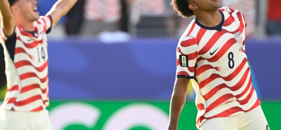 usa-beat-bosnia-2-0-despite-balogun-red-card,-enter-world-cup-last-16