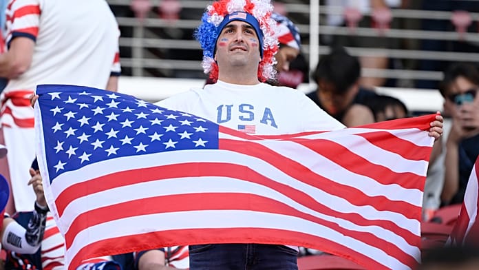 us-fans-celebrate-world-cup-last-16-spot