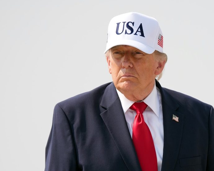 the-traitor-made-hundreds-of-stock-trades-one-day-before-pausing-tariffs