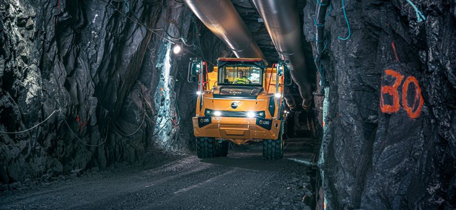 norwegian-hydroelectric-power-plant-deploys-volvo-a30-electric-articulated-haulers