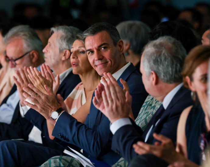 spain-immigration-scheme-sees-1.2-million-apply-for-legal-status