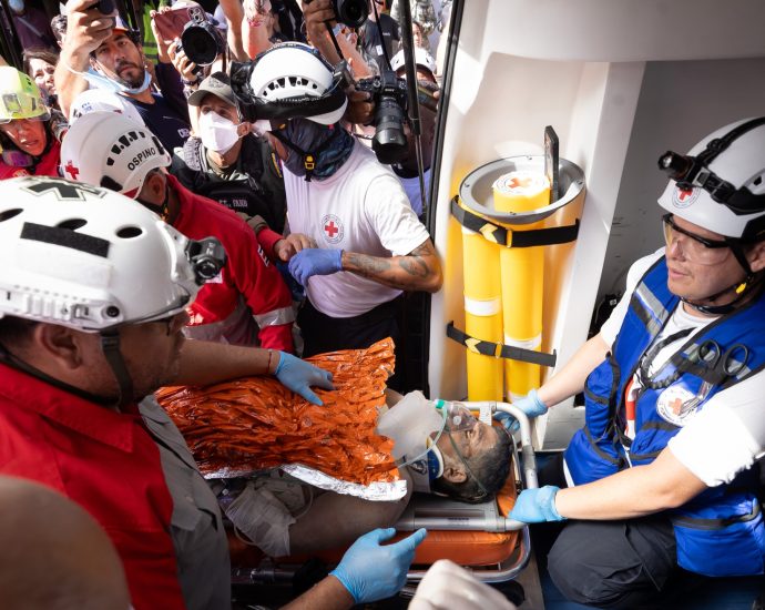‘miracle’:-trapped-man-rescued-eight-days-after-venezuela-earthquakes