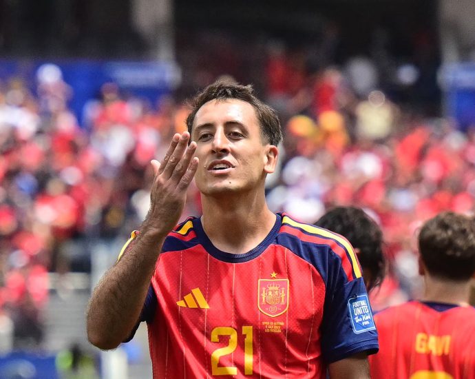 oyarzabal-scores-two-goals-as-spain-dominates-austria-in-world-cup-knockout
