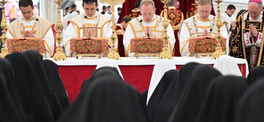 pope-leo-xiv-excommunicates-6-bishops,-declares-schism-with-traditionalist-society