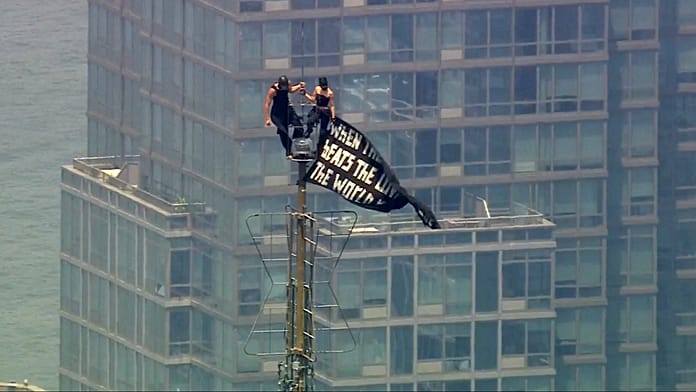 daredevil-couple-charged-with-felonies-for-empire-state-building-proposal-stunt