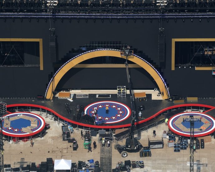 the-traitor’s-july-4-event-is-coming-apart-at-the-seams—literally