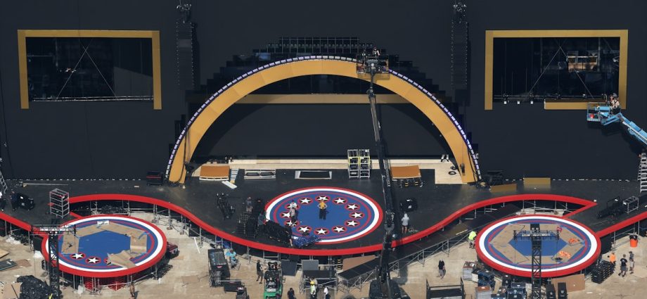 the-traitor’s-july-4-event-is-coming-apart-at-the-seams—literally