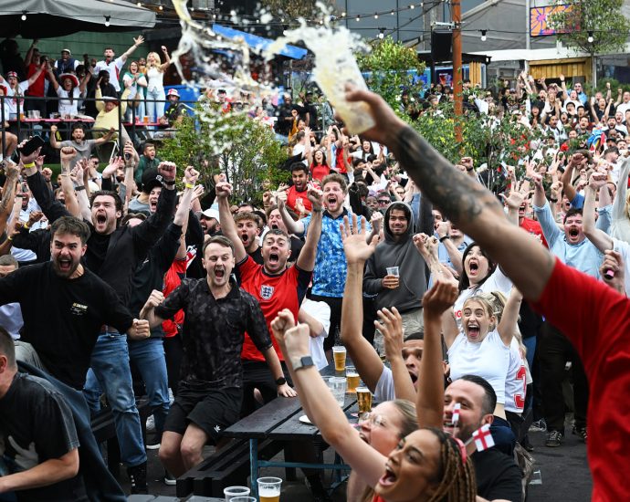 england-fans-can-drink-till-5-am.-for-mexico-world-cup-game-after-government-intervention