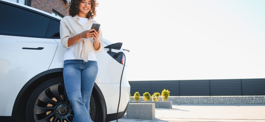 How Much Does It Cost To Charge An Electric Car & What Factors Affect The Price?