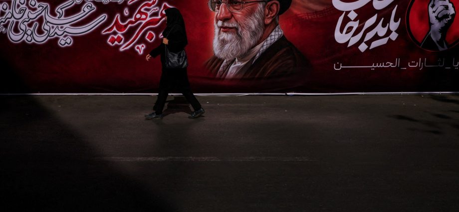 iran-begins-week-of-funeral-ceremonies-for-slain-supreme-leader-khamenei