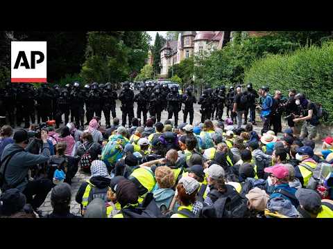 thousands-protest-as-germany’s-far-right-afd-holds-its-national-convention