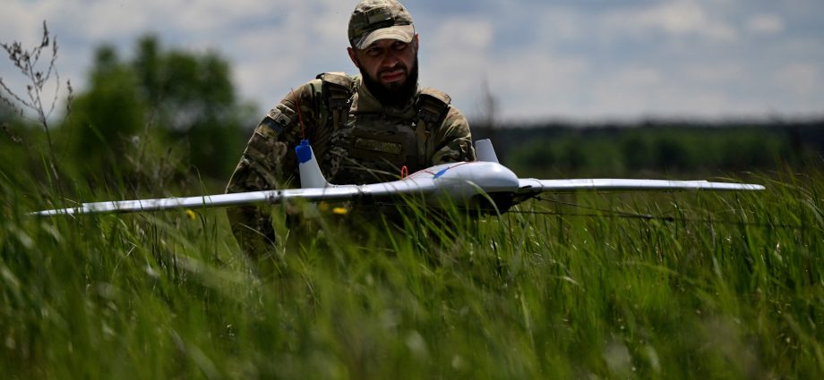 polish-minister-says-ukraine-stalled-‘migs-for-drones’-deal