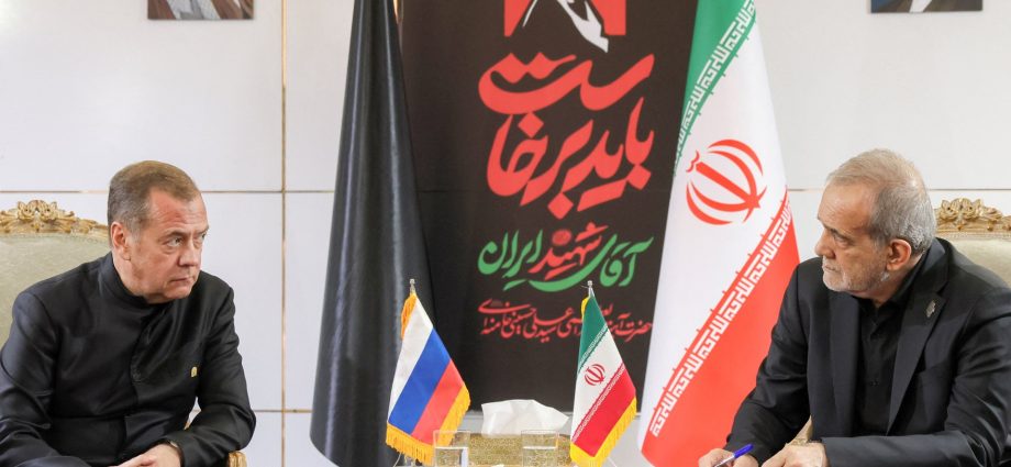 russia’s-medvedev-says-strait-of-hormuz-is-iran’s-‘nuclear-weapon’