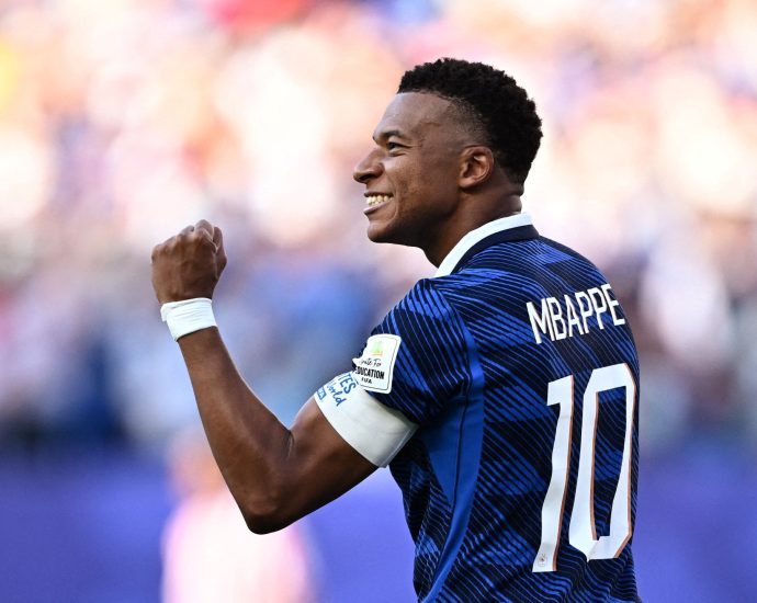 mbappe-draws-level-with-messi-as-france-beat-paraguay-to-set-up-morocco-tie