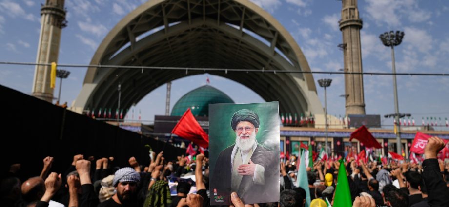 dayslong-funeral-begins-for-iran’s-late-ayatollah-ali-khamenei